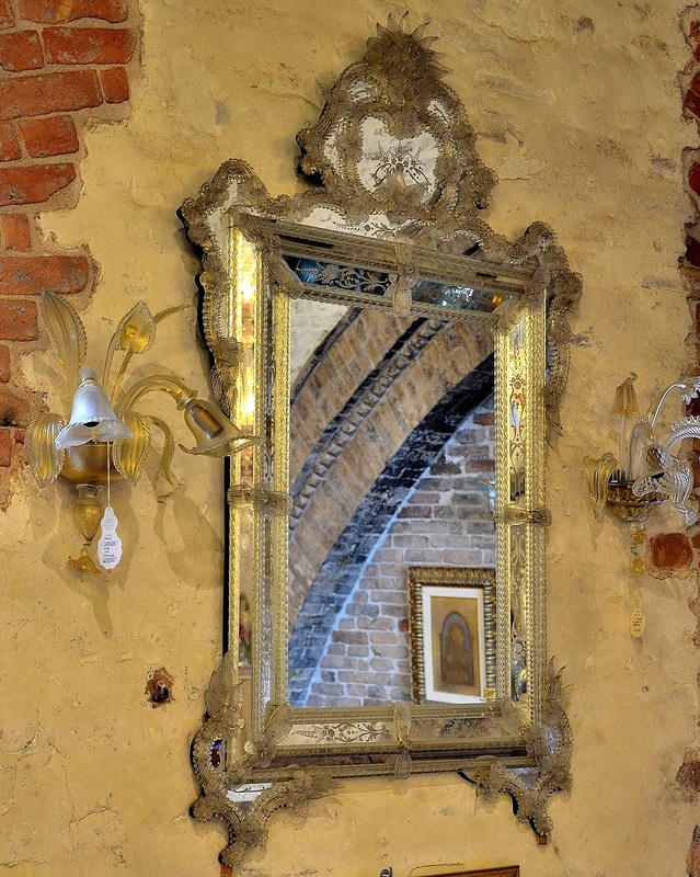 Ex Chiesa Santa Chiara Murano, Santa Chiara Murano, specchio di vetro di Murano, specchi lussuosi, vero vetro di Murano, specchio inciso di vetro di Murano, specchio designer, specchio scolpito, specchi di Murano
